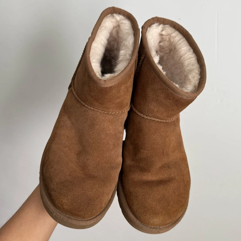 UGG Classic Mini II Graphic Logo Boots Chestnut Shearling Suede Size 7